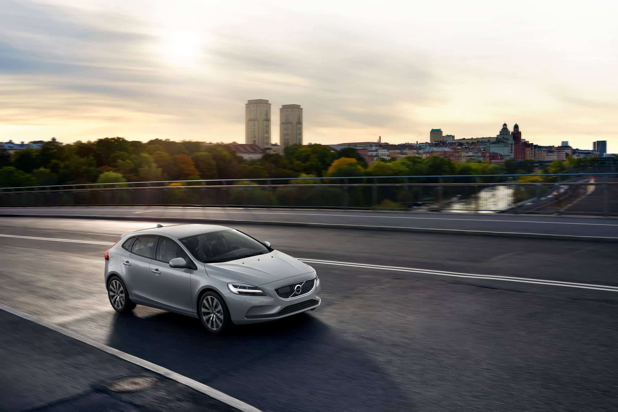 V40 UZ 0% KAMATE